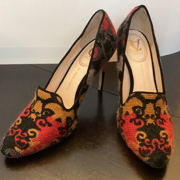 Vince Camuto Signature Tapestry pump - Picture 1 of 4